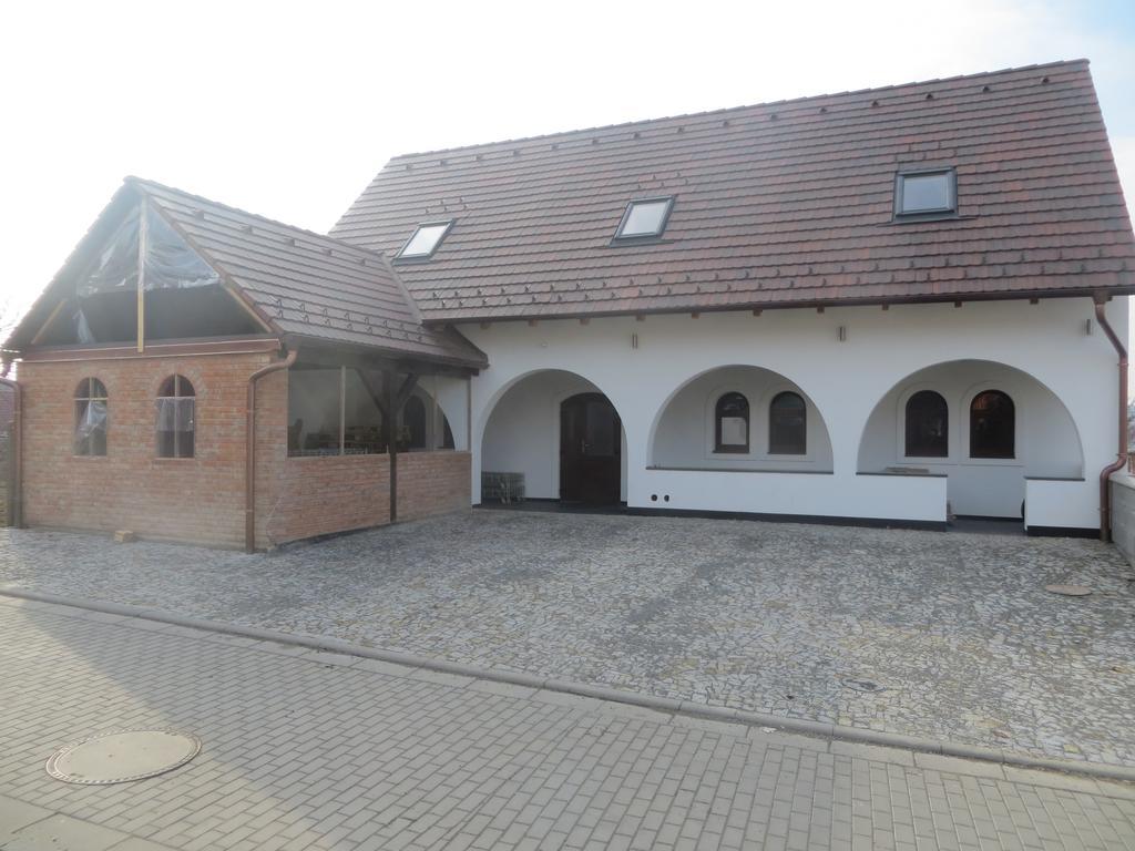 Hotel U Vinařství Mutěnice Exterior foto