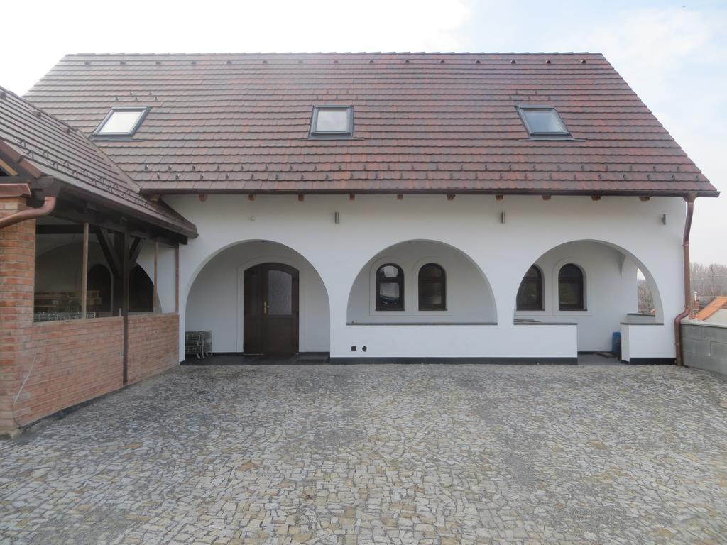 Hotel U Vinařství Mutěnice Exterior foto